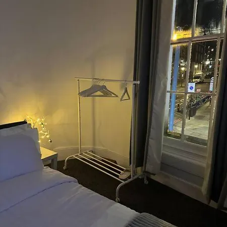 Room 2 • Double Bed In London King'S Cross Exterior photo